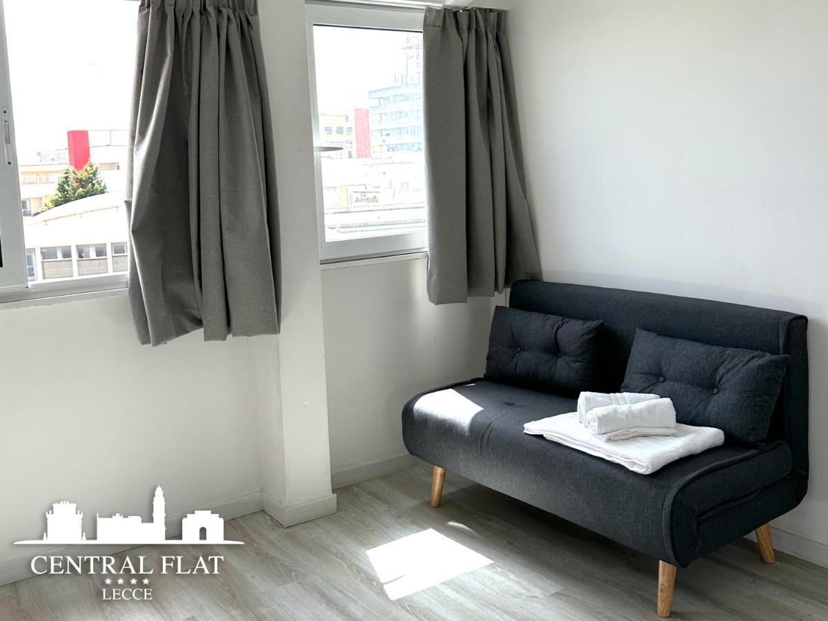 Lecce Central Flat - Attico Con Patio E Parcheggio Privato Appartement Buitenkant foto